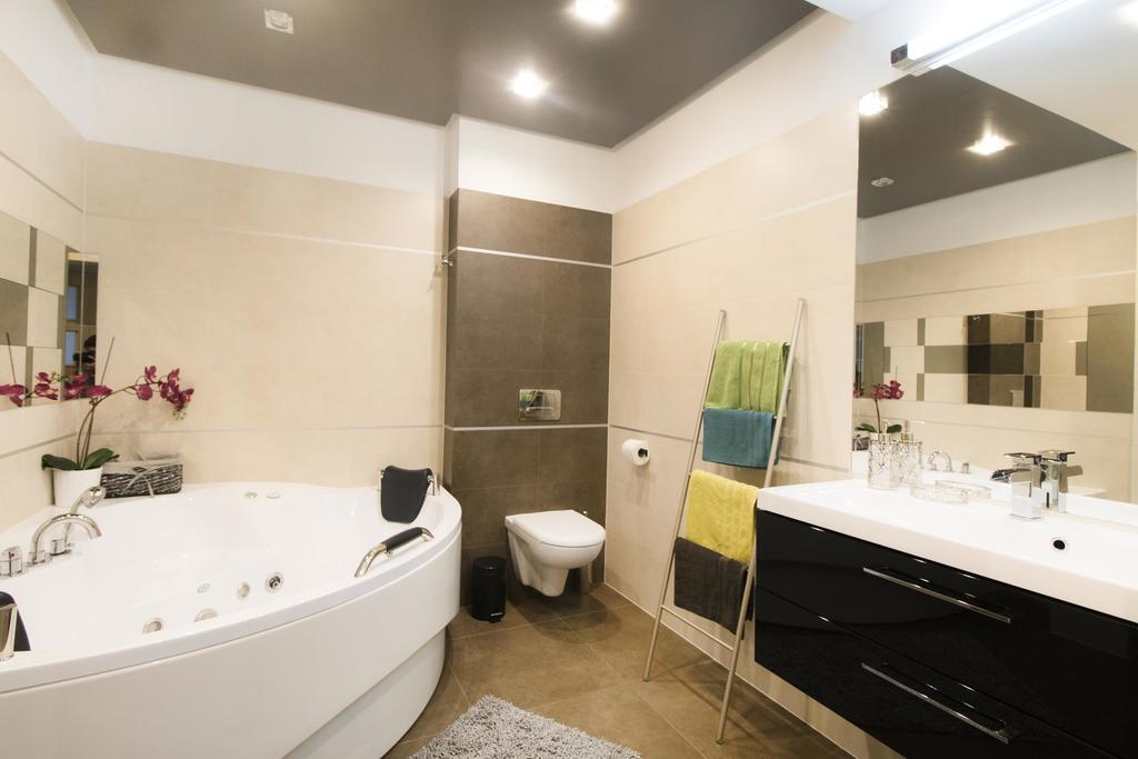 Kings City - Skawinska Apartment Краков Экстерьер фото